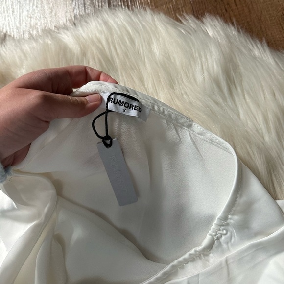 RUMORED Catalina Top In White - Picture 5 of 5